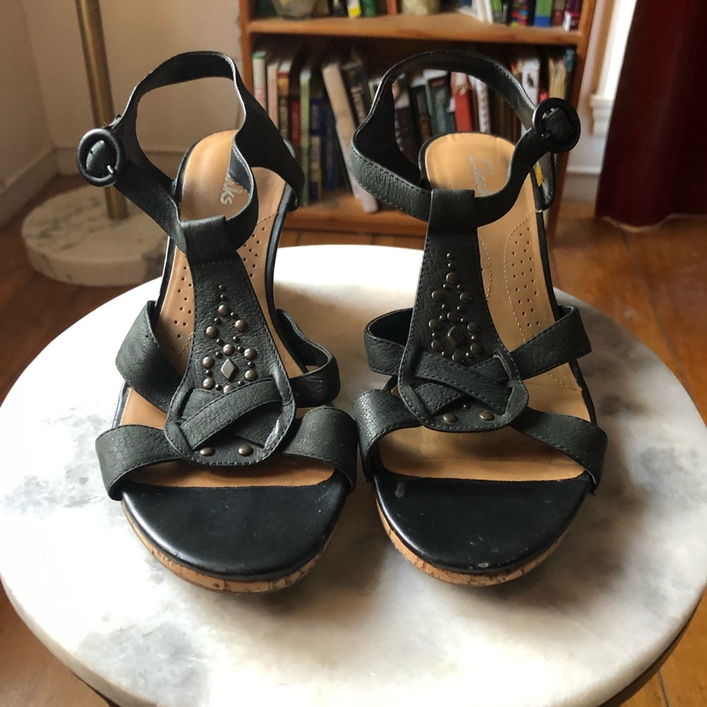 Clarks Black Strappy Sandals w/ Cork Wedge sz 8